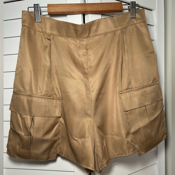 9951 Camel Pocket Detailed Short